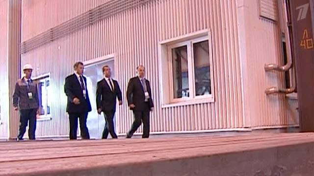 Медведев принимал завод НЛМК-Калуга